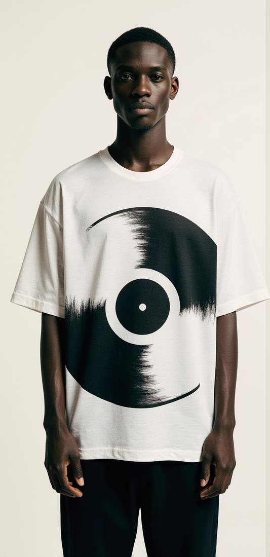 Oversized White T-Shirt "Music Eternal" – Streetwear Graphic Tee with Vinyl Record Print for Music Lovers