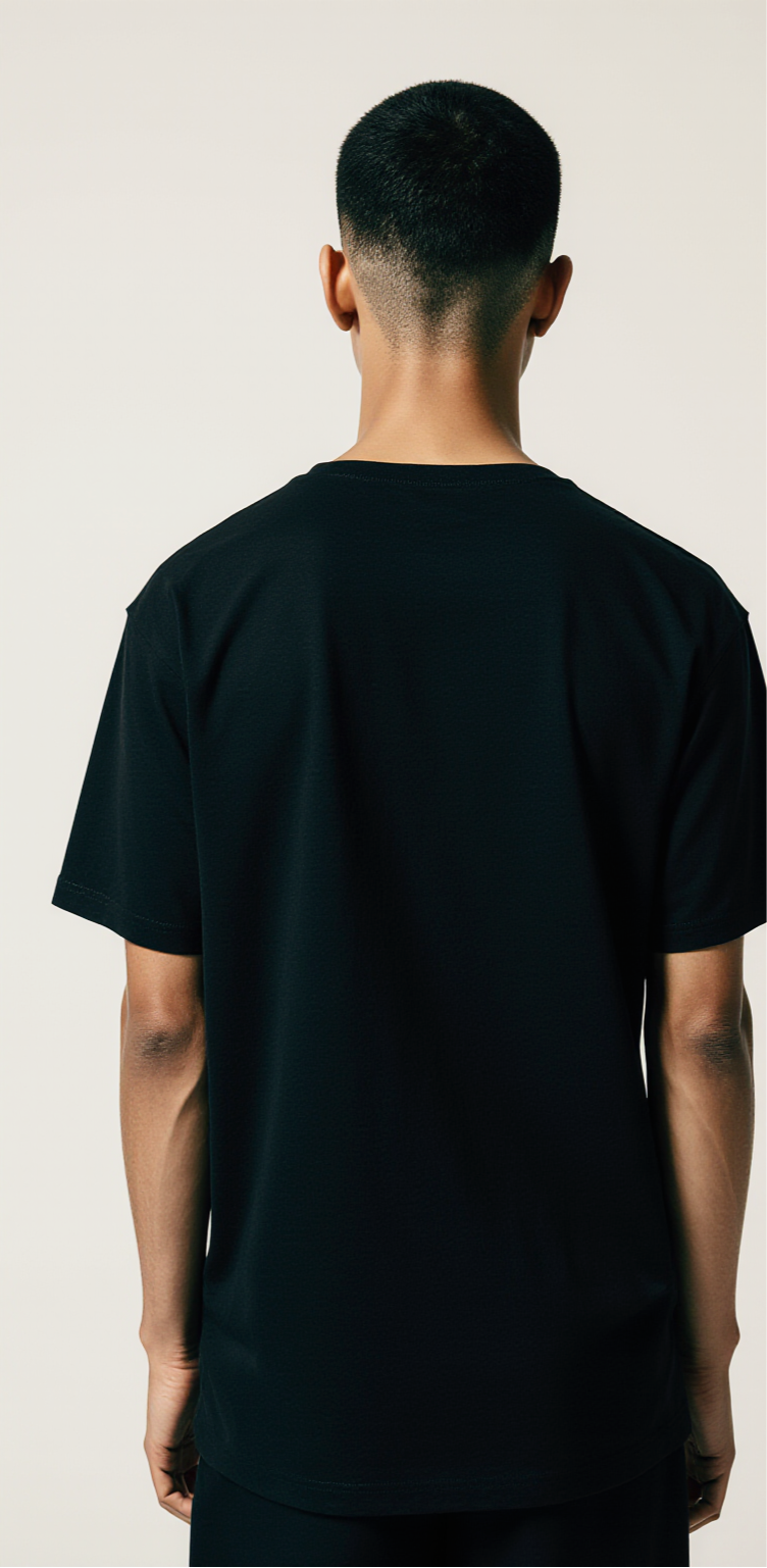 Men’s Oversized Black T-Shirt with Abstract Holographic Geometric Print – Streetwear Graphic Tee
