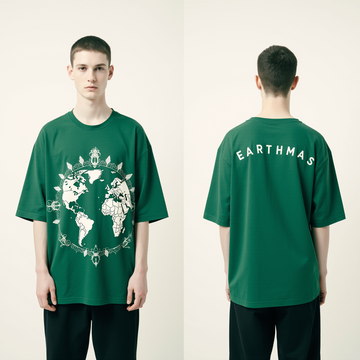Oversized Green Earth T-Shirt – Earthmas Globe Graphic Tee – Unisex Eco Streetwear Fashion