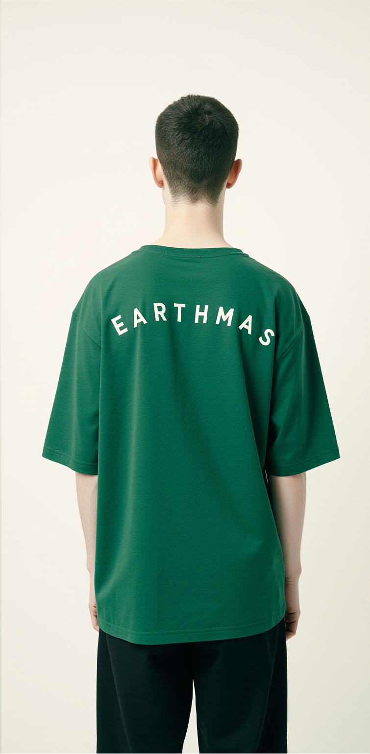 Oversized Green Earth T-Shirt – Earthmas Globe Graphic Tee – Unisex Eco Streetwear Fashion